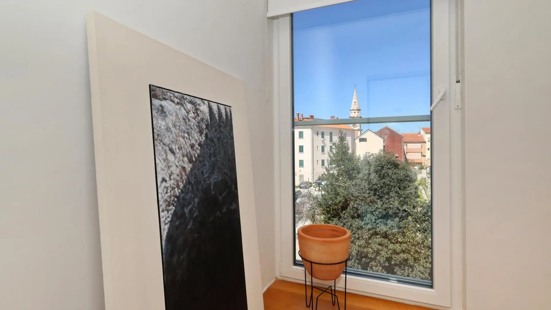 Apartment 4B 0*, زادار كرواتيا